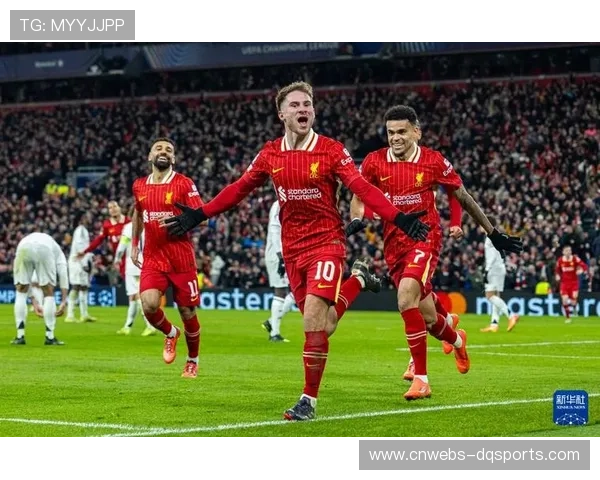 皇马欧冠淘汰赛附加赛首回合1-0客胜本菲卡维尼修斯制胜进球后遭遇歧视致比赛暂停